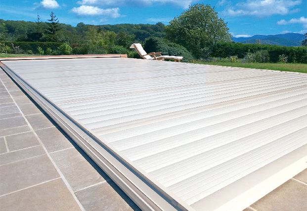 couverture-auto Installation de couverture automatique pour piscines